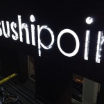 SushiPoint doosletters met led verlichting tijdens montage
