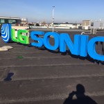 LG Sonic tijdens montage op het dak